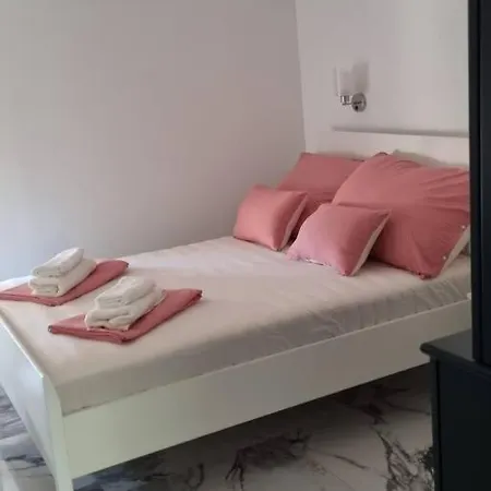 아파트 Blue Eden In Old Town Private Penthouse 자다르