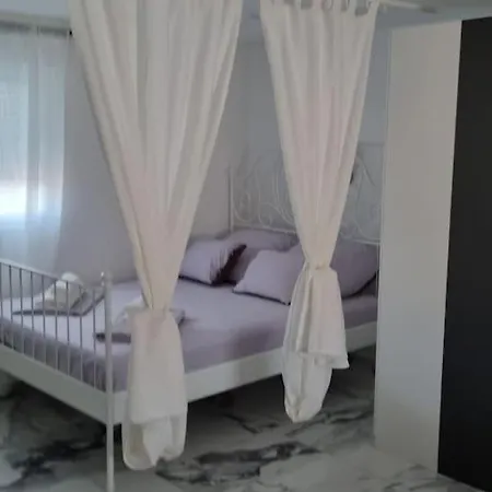 아파트 Blue Eden In Old Town Private Penthouse *
