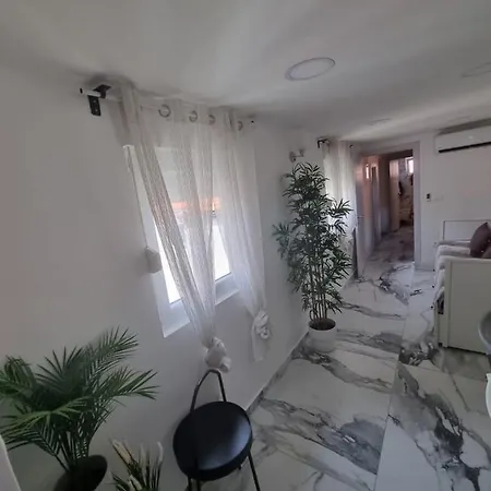 شقة Blue Eden In Old Town Private Penthouse