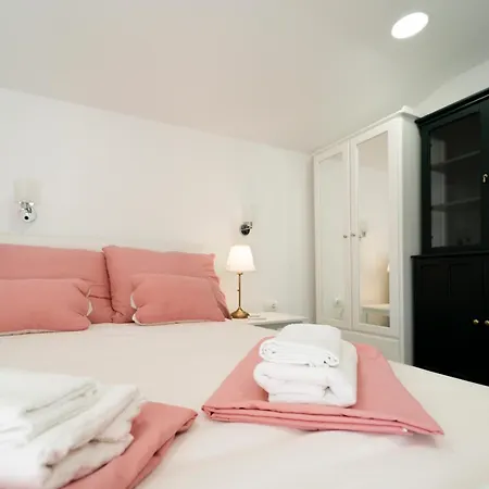 Blue Eden In Old Town Private Penthouse 아파트 *