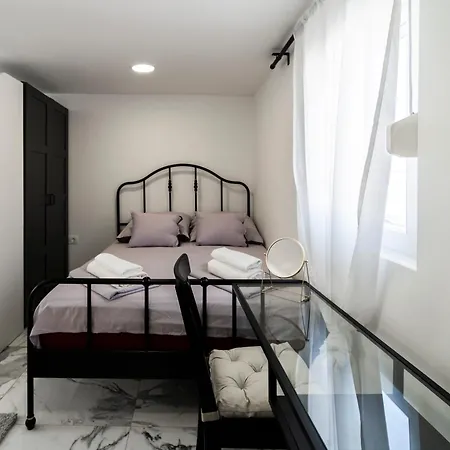 아파트 Blue Eden In Old Town Private Penthouse 자다르