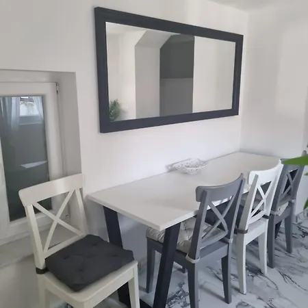 Blue Eden In Old Town Private Penthouse شقة زادار